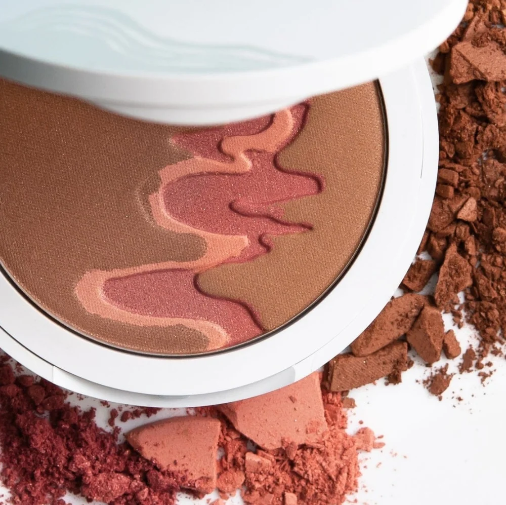 Flyte.70 ColorBack Burnished Bronzer. New. $48 MSRP‎