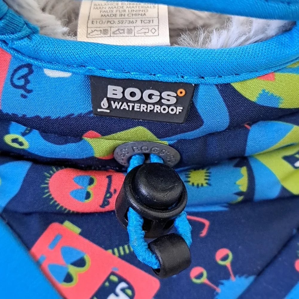 Bogs Toddler Monster Print Waterproof Pull On Winter/Outdoor Blue Rubber Boots 9