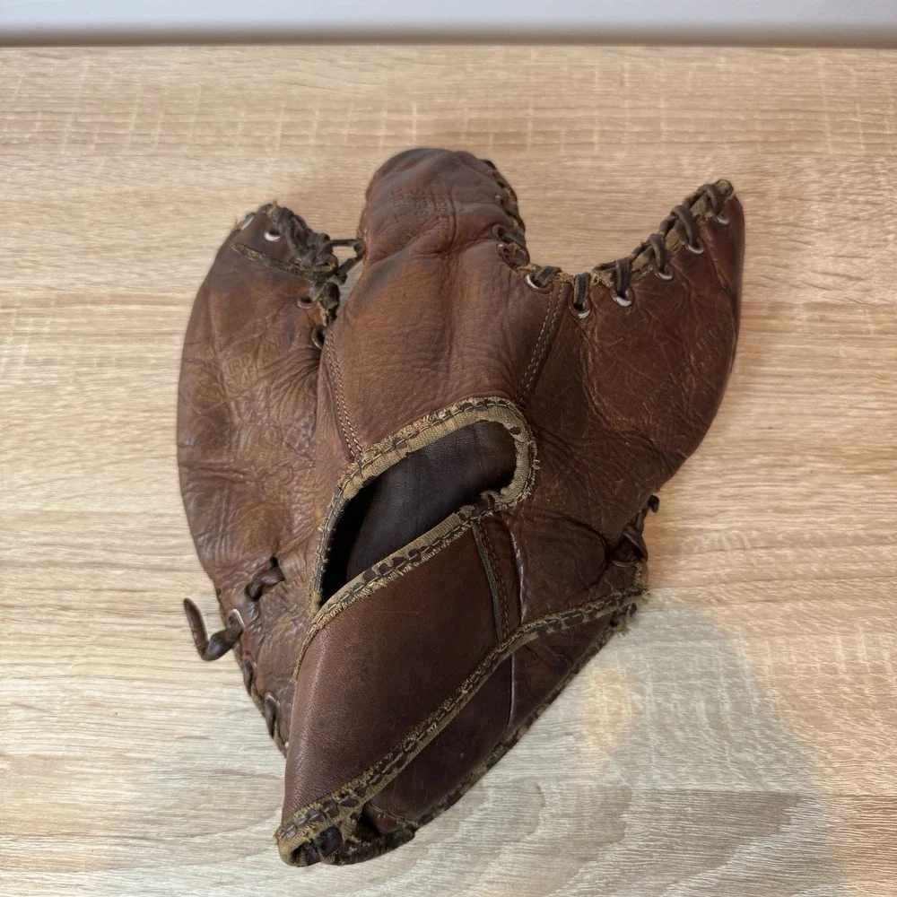 Macgregor Goldsmith G157 AntiqueBaseball Glove 1945-1951 3 Finger Left Catch VTG
