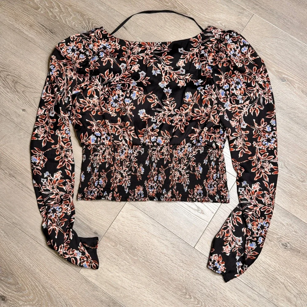 Free People Santiago Print‎ Black Floral Smocked Cropped Peasant Blouse Large L