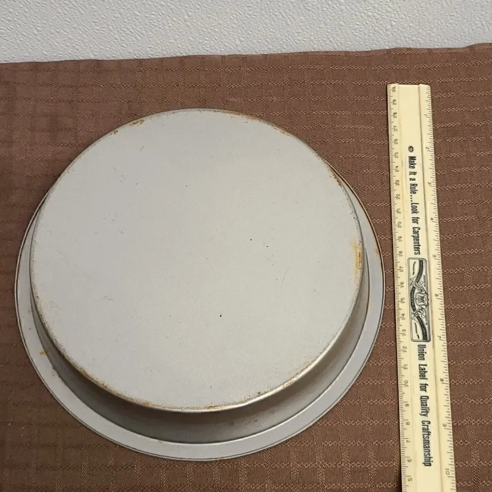 Regal Aluminum and miscellaneous pans take look