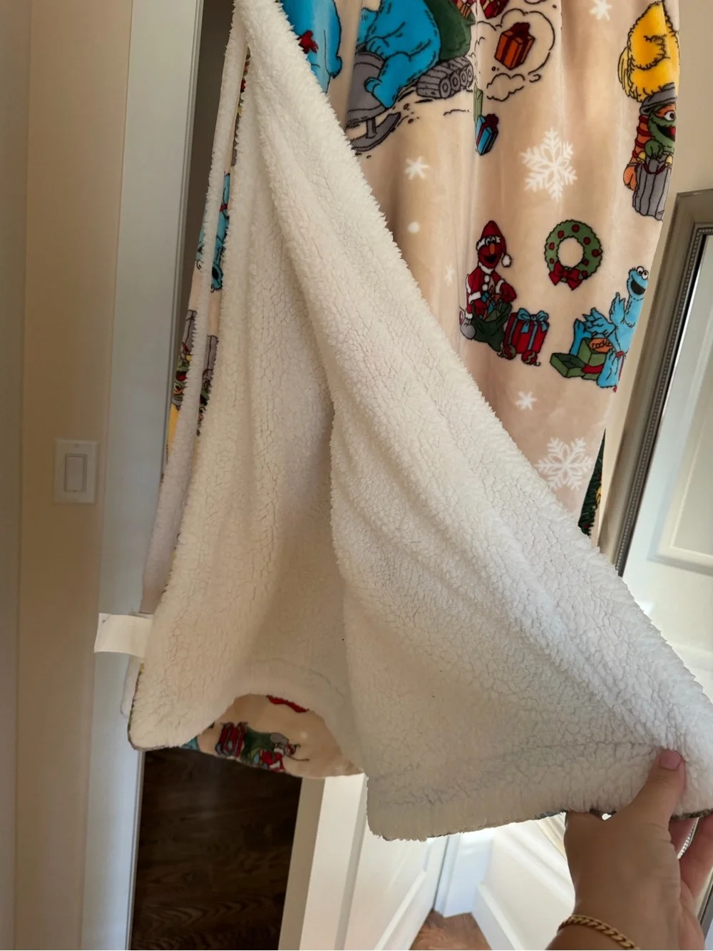 SESAME STREET Christmas Fleece Throw Blanket