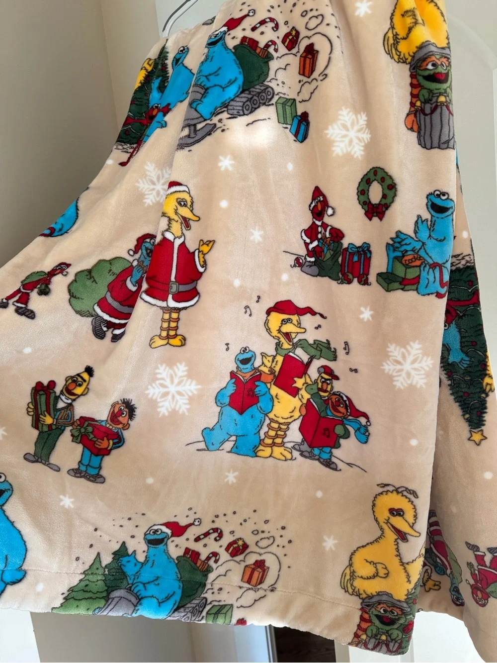 SESAME STREET Christmas Fleece Throw Blanket