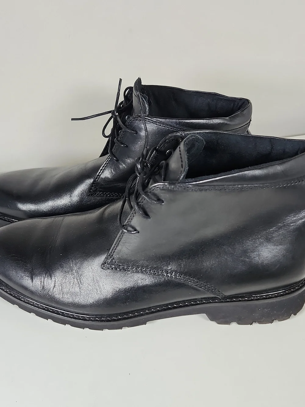 Bostonian sleek black