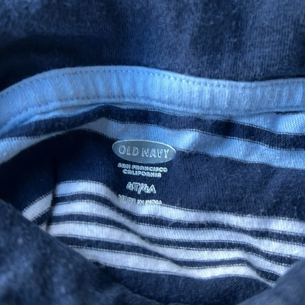 Old Navy buttons shirt