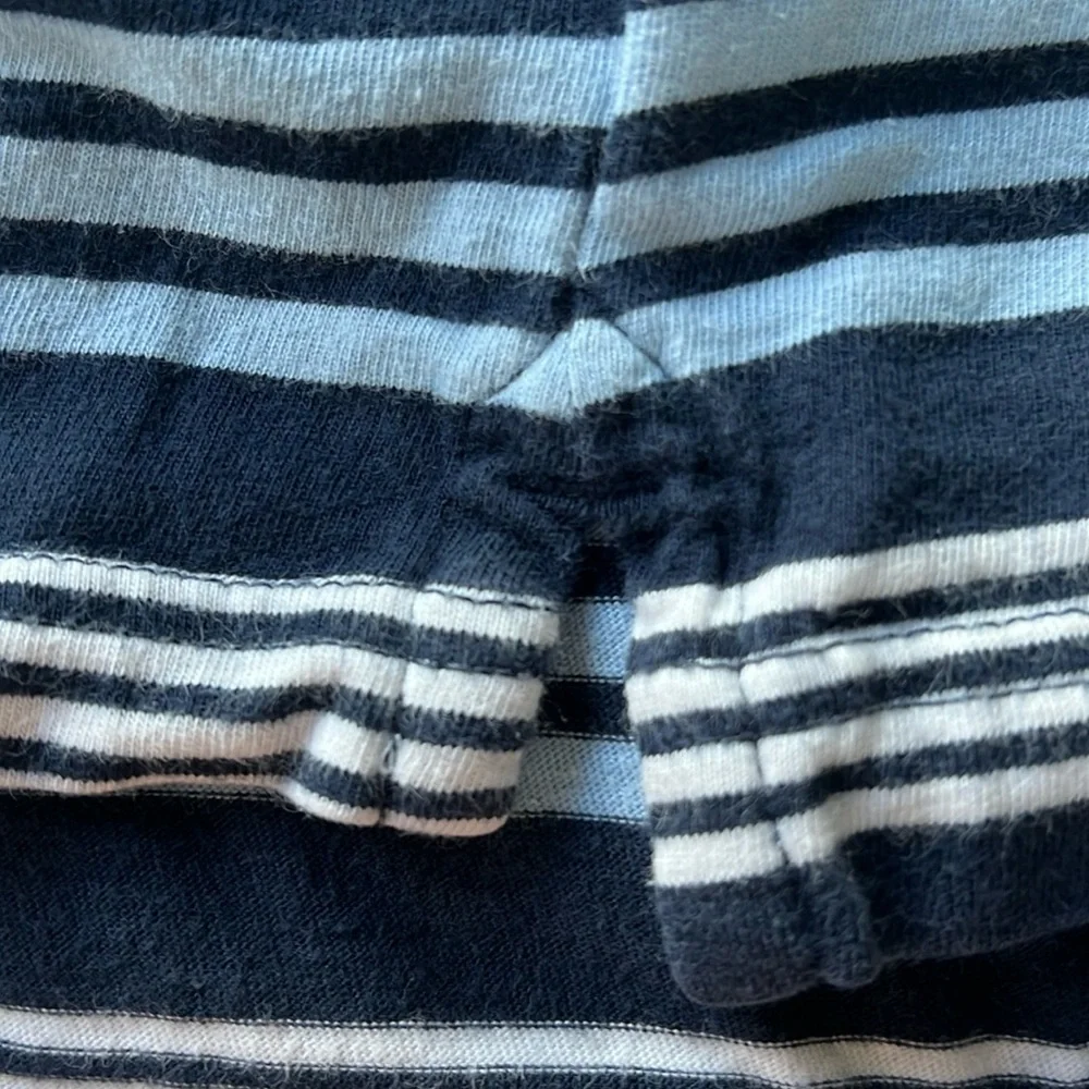 Old Navy slits buttons shirt