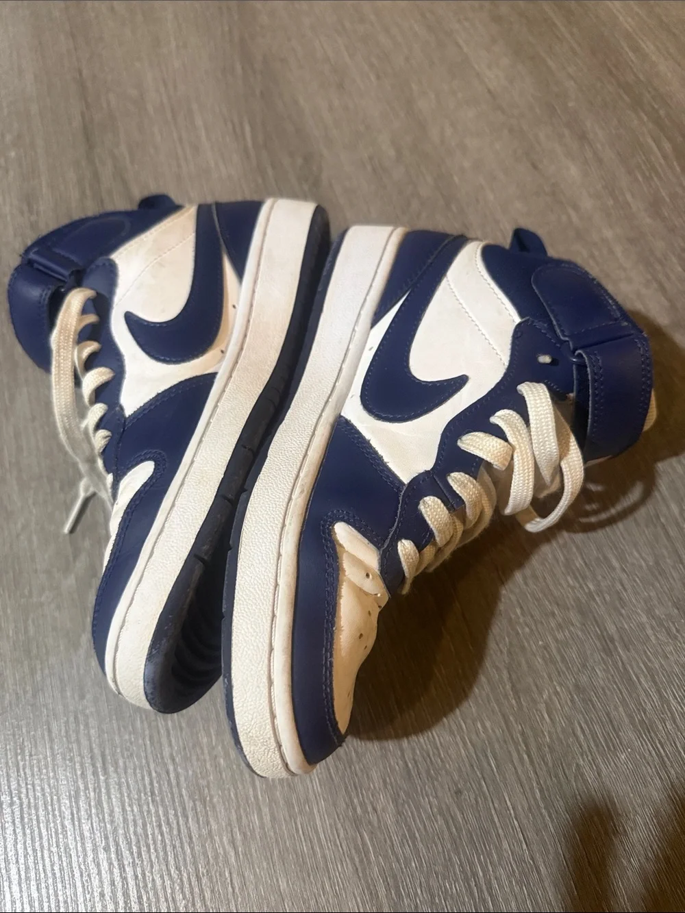 Nike sporty mid