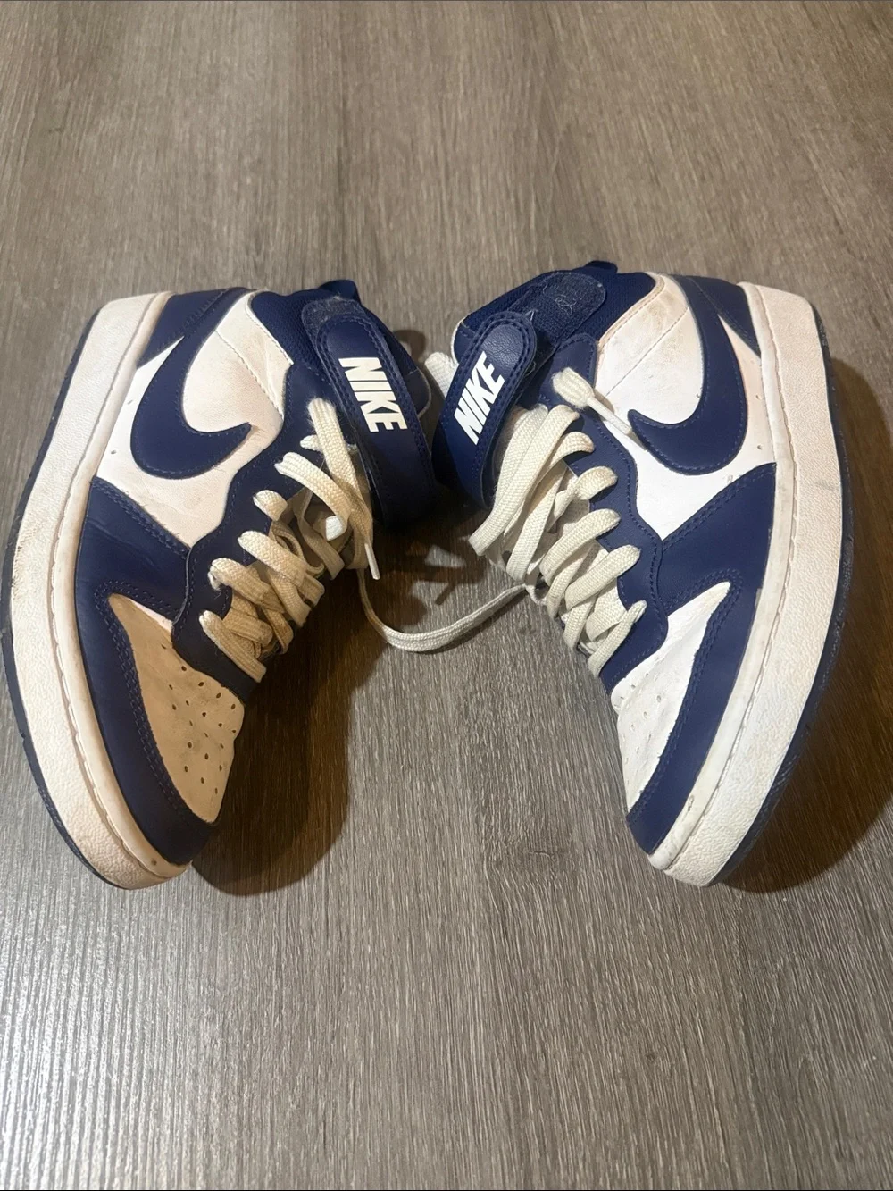 Nike sporty mid