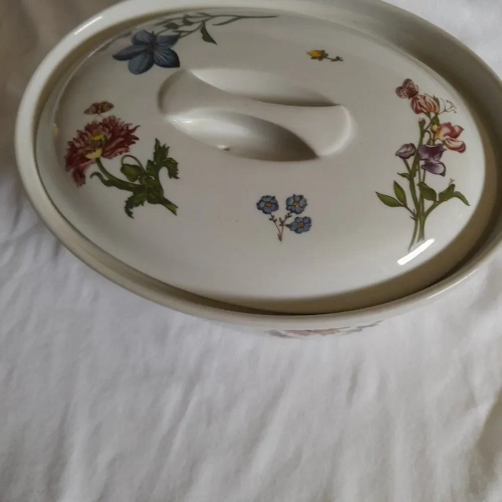 Corningware below cracks chips