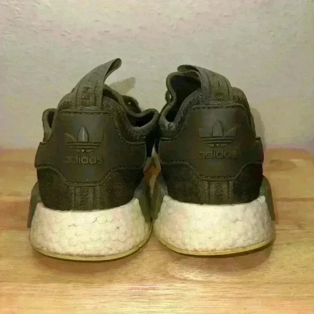 adidas iconic r1