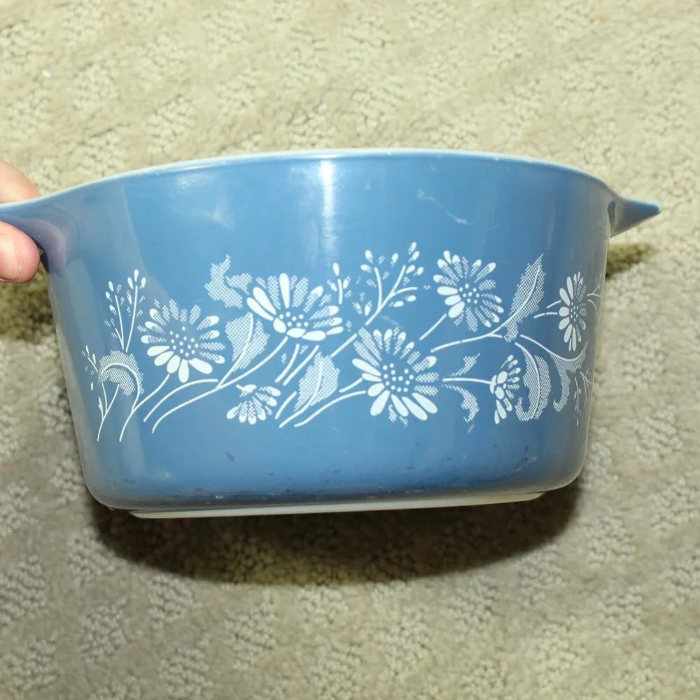 Pyrex vintage colonial