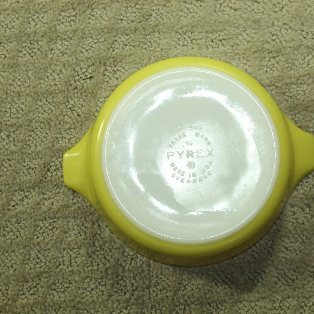 Pyrex this vintage