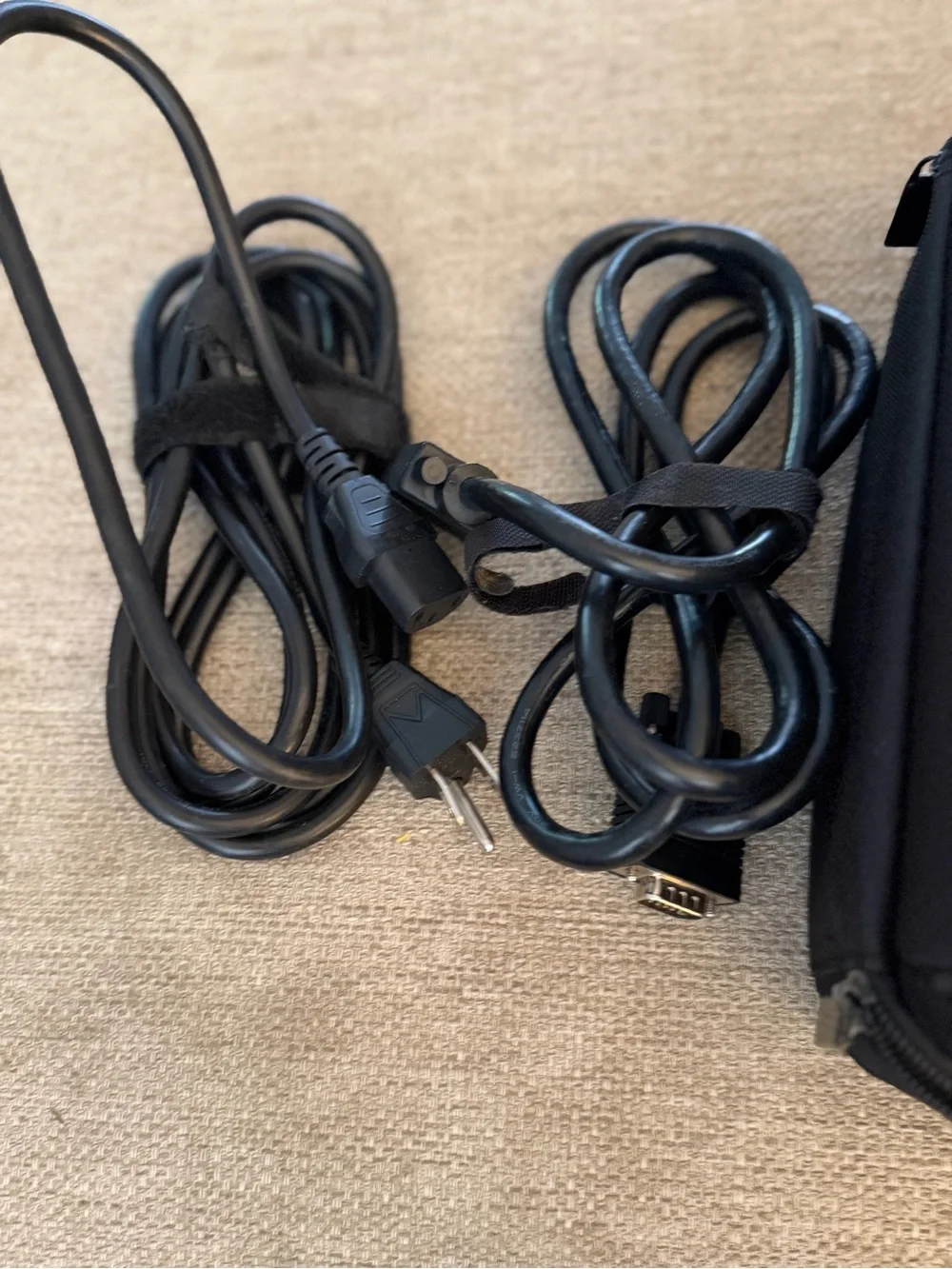 Dell Black Projector working Media Buttons cords and case included