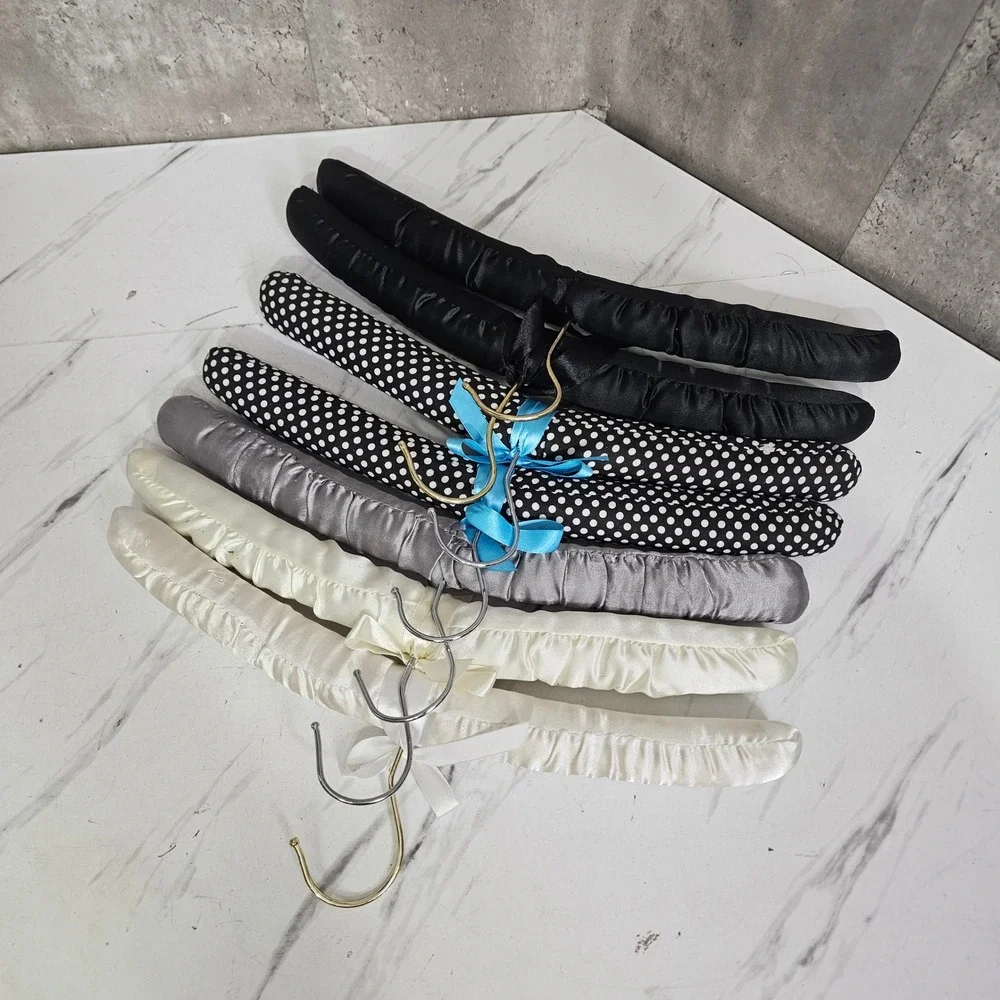 N/A cosmetic gray thread