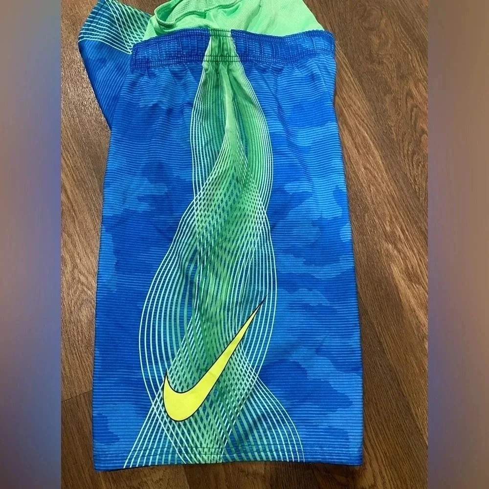 Nike men’s swim