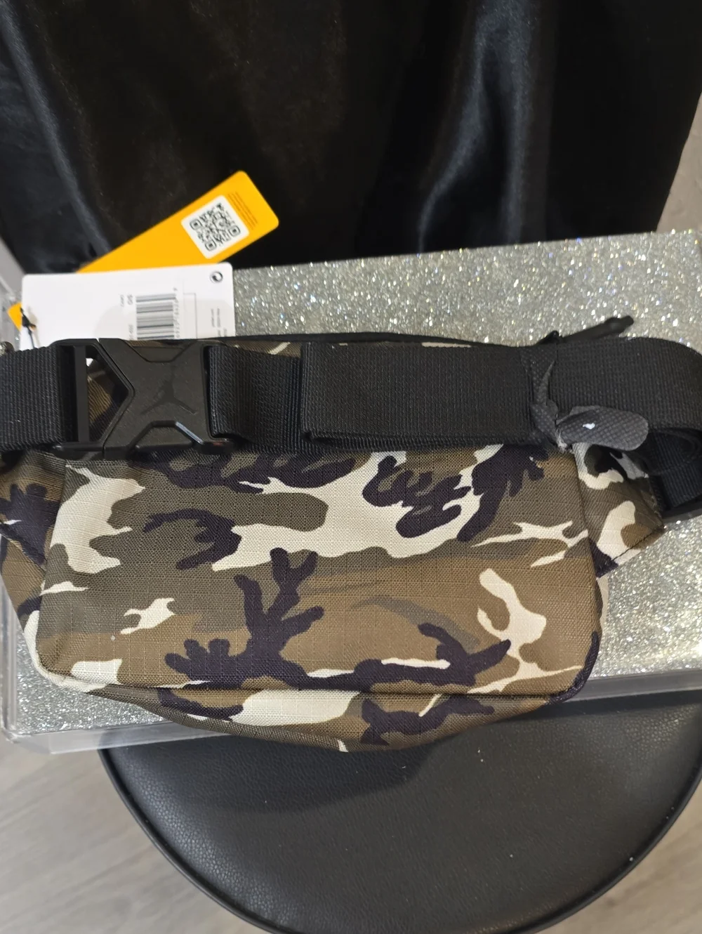 Jordan compact waist