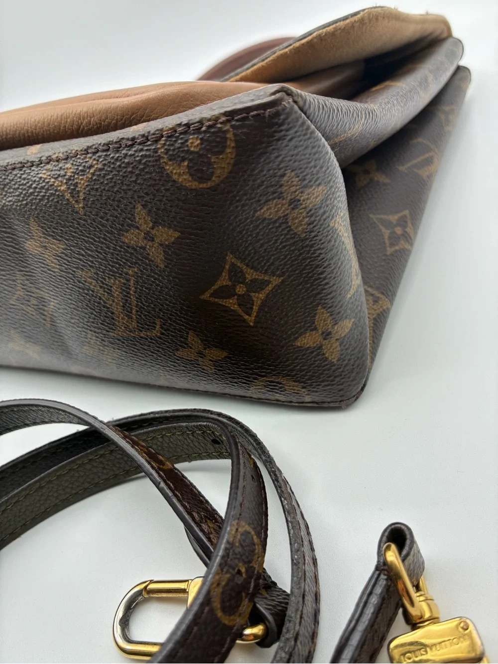 Louis Vuitton Marignan Monogram brown bag with LV strap, COA and dust bag