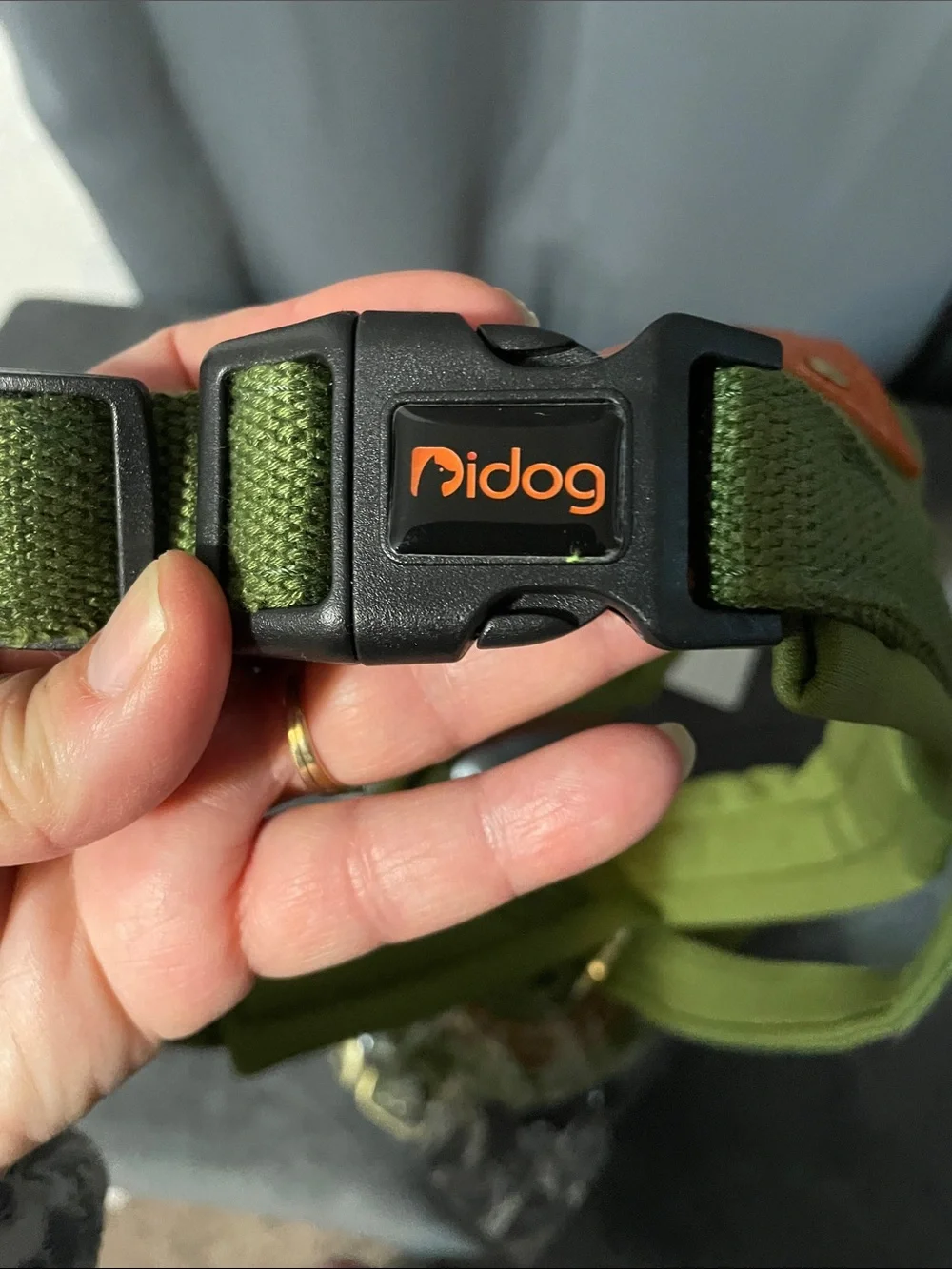 idog durable olive
