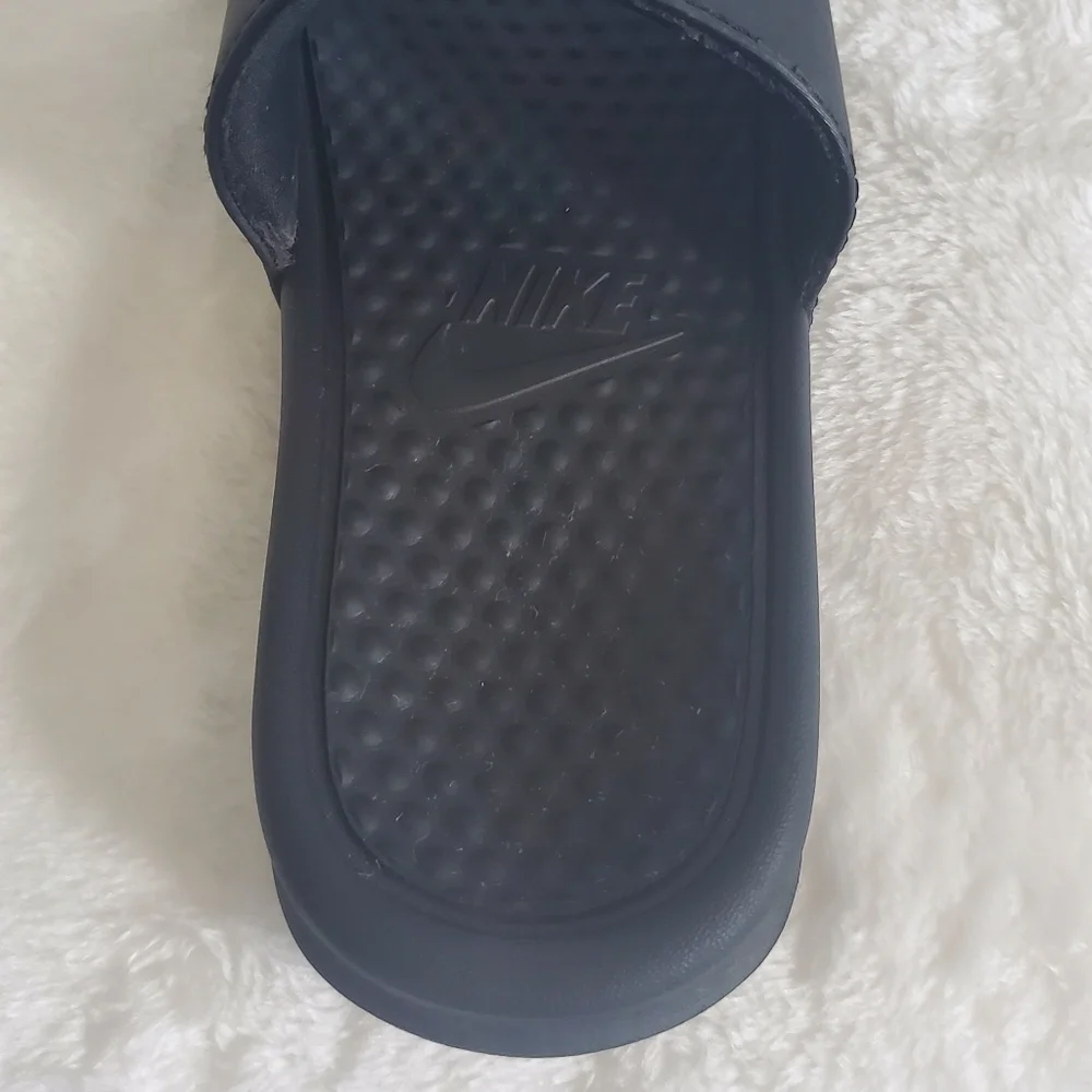 Nike benassi black