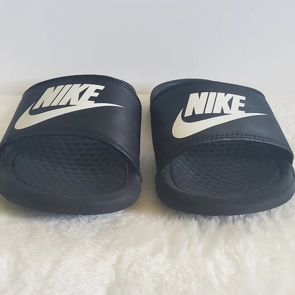 Nike benassi black