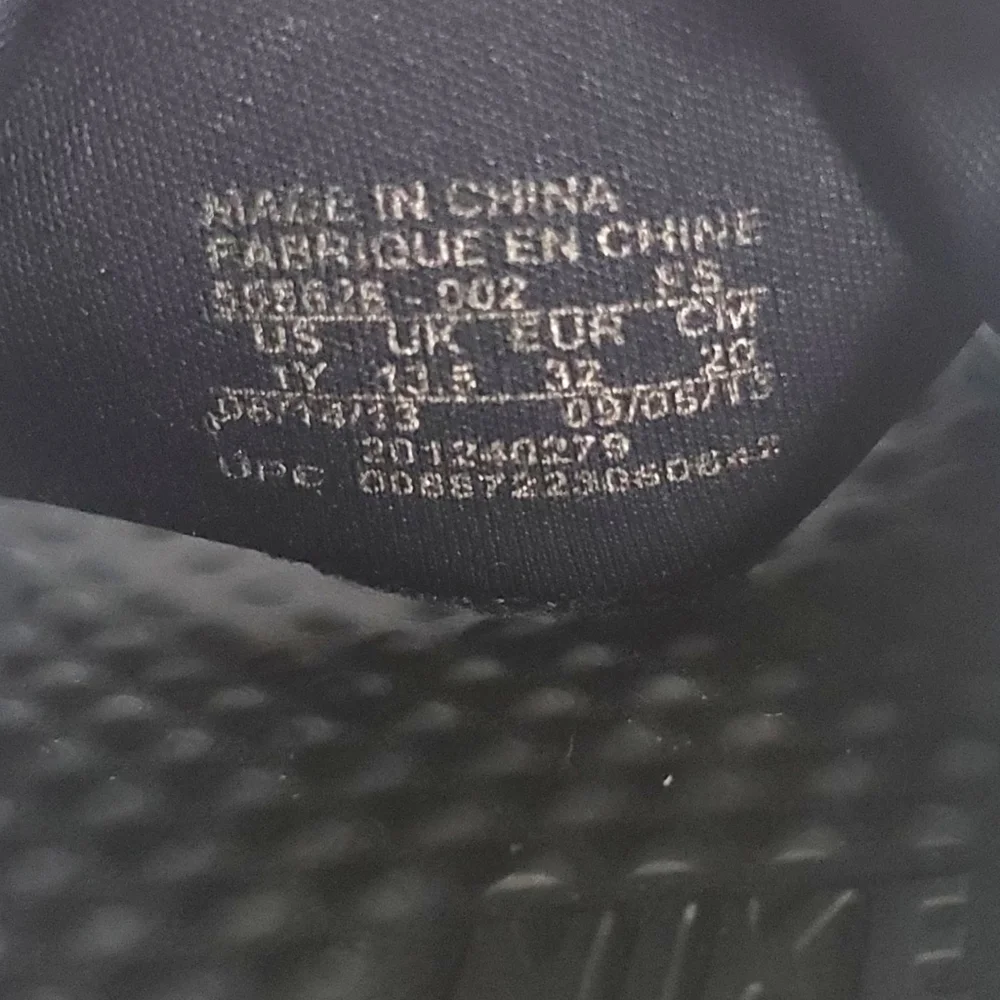 Nike benassi black