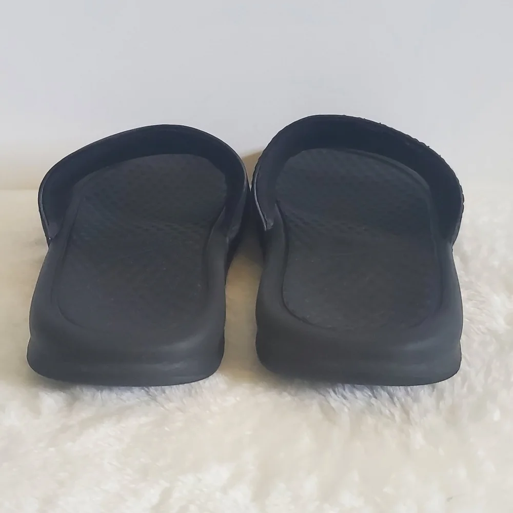 Nike benassi black