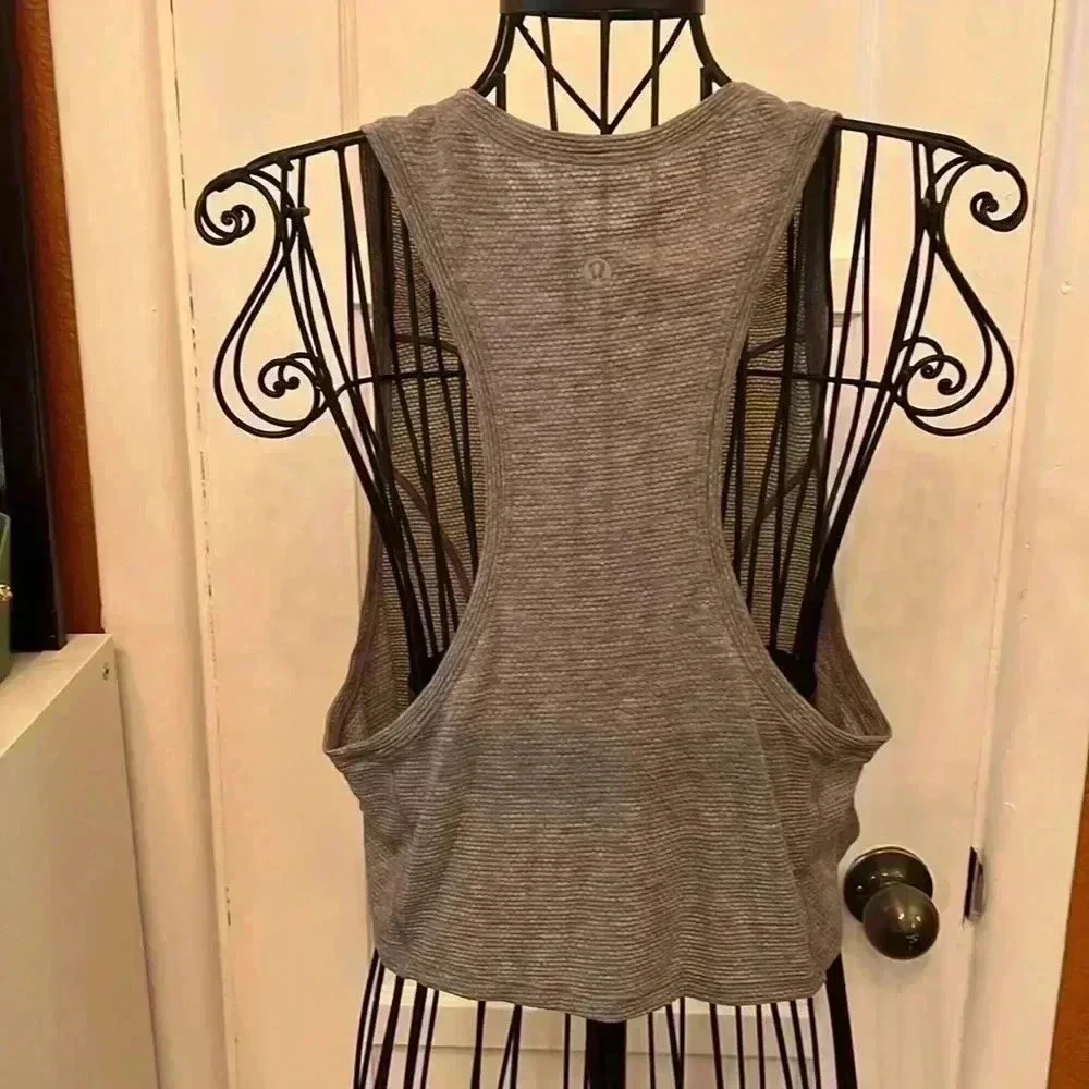 Lululemon Stronger as One Muscle Tank-Sz 6