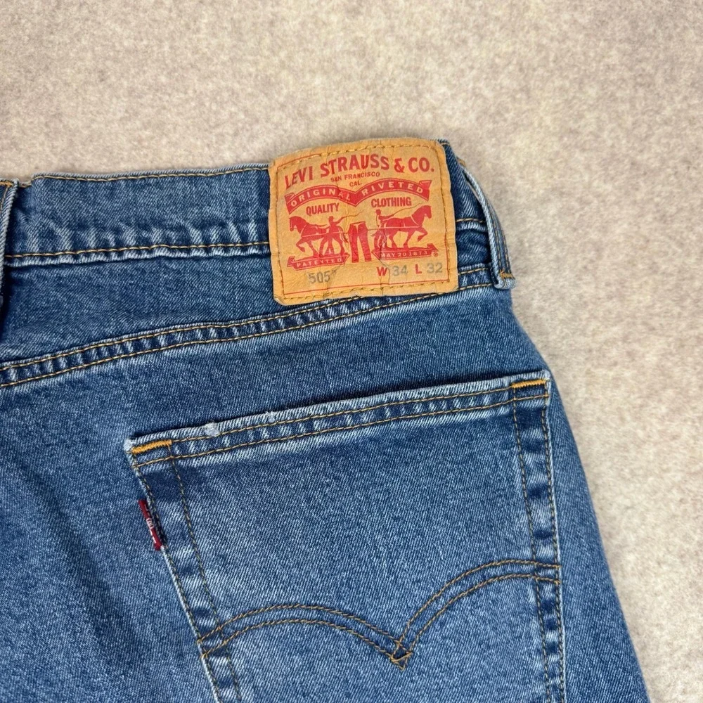 Levi's 505 Regular Fit Jeans Mens 34x32 Blue Medium Wash Straight Leg Denim
