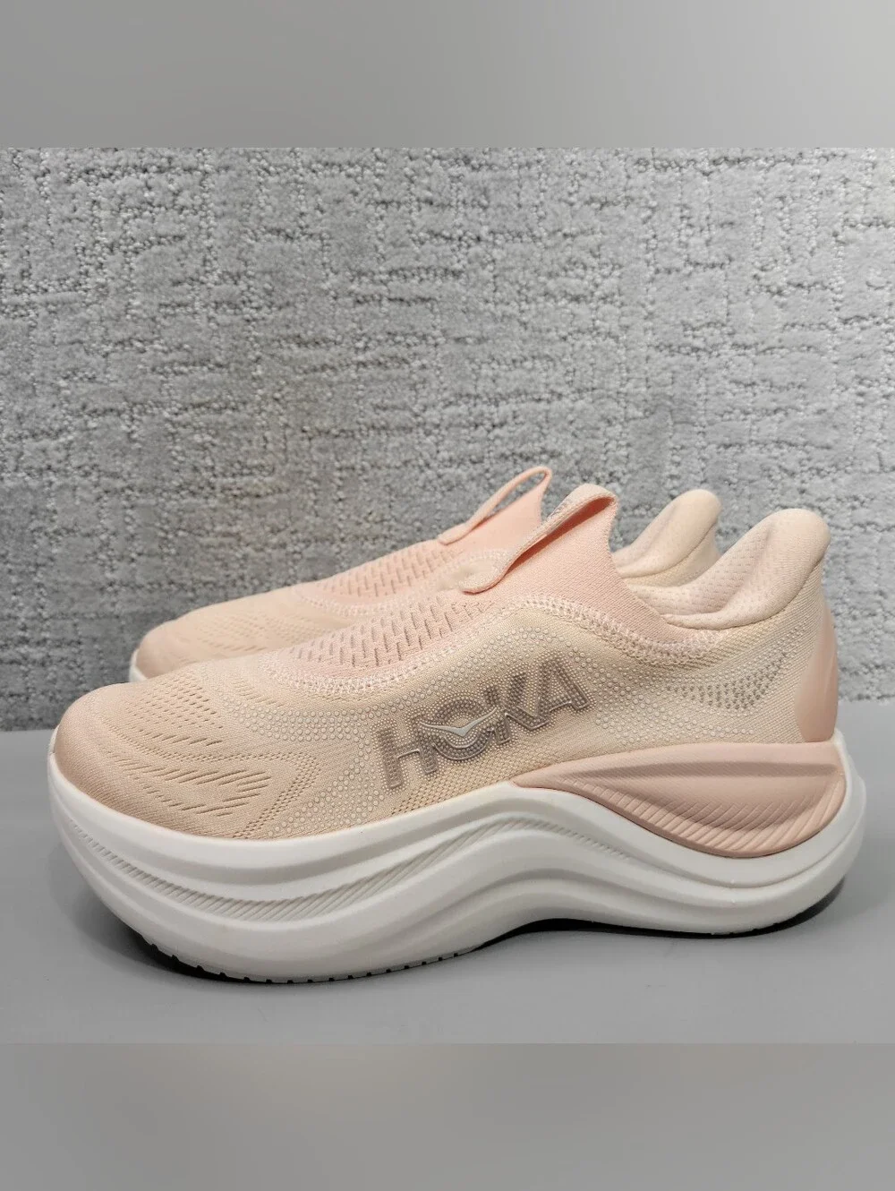 Hoka Skyward Laceless Women's Size US 7B Rose Latte/Rose Cream Recovery Shoes