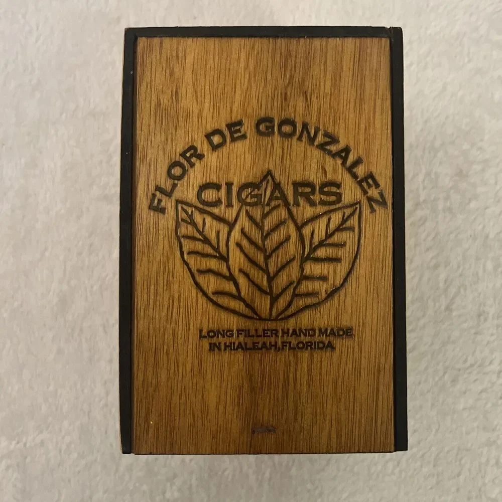 EMPTY FLOR DE GONZALEZ CIGAR WOODEN BOX MIAMI,‎ FLORIDA