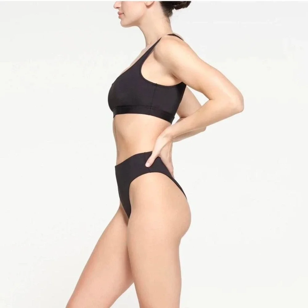 SKIMS msrp $88