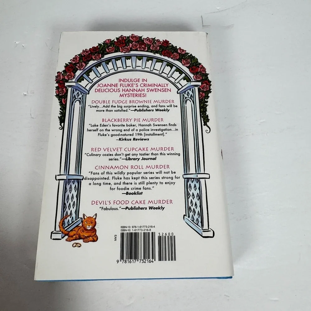 Wedding Cake Murder Joanne Fluke 2016 First Edition Hardcover‎ Mystery Recipes
