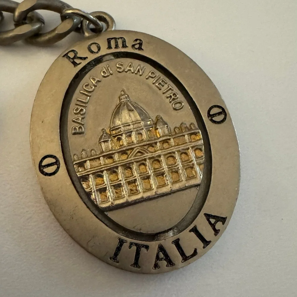 Roma Italia Keychain St Peters Basilica Colosseo Landmark‎ Travel Souvenir