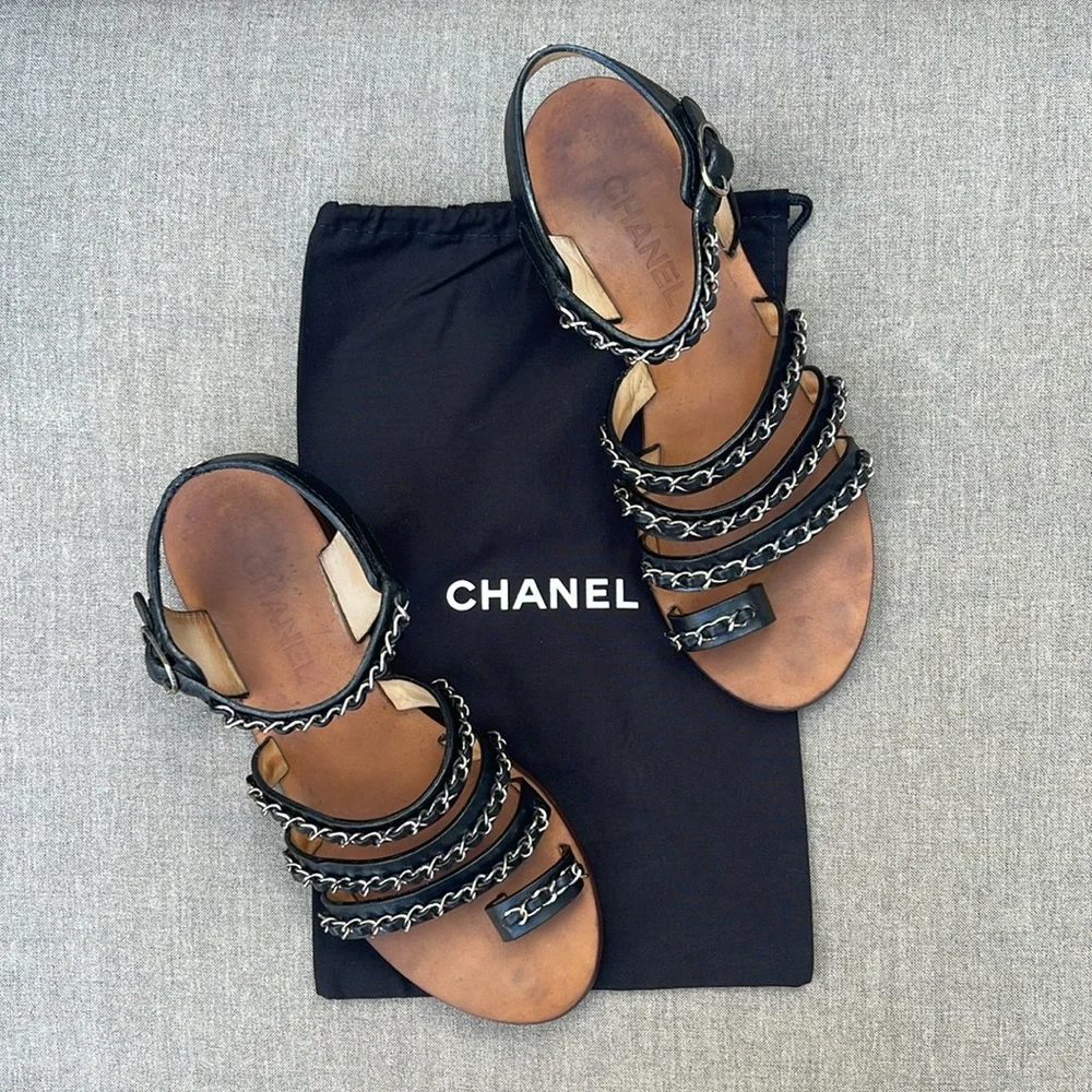 CHANEL ball toe
