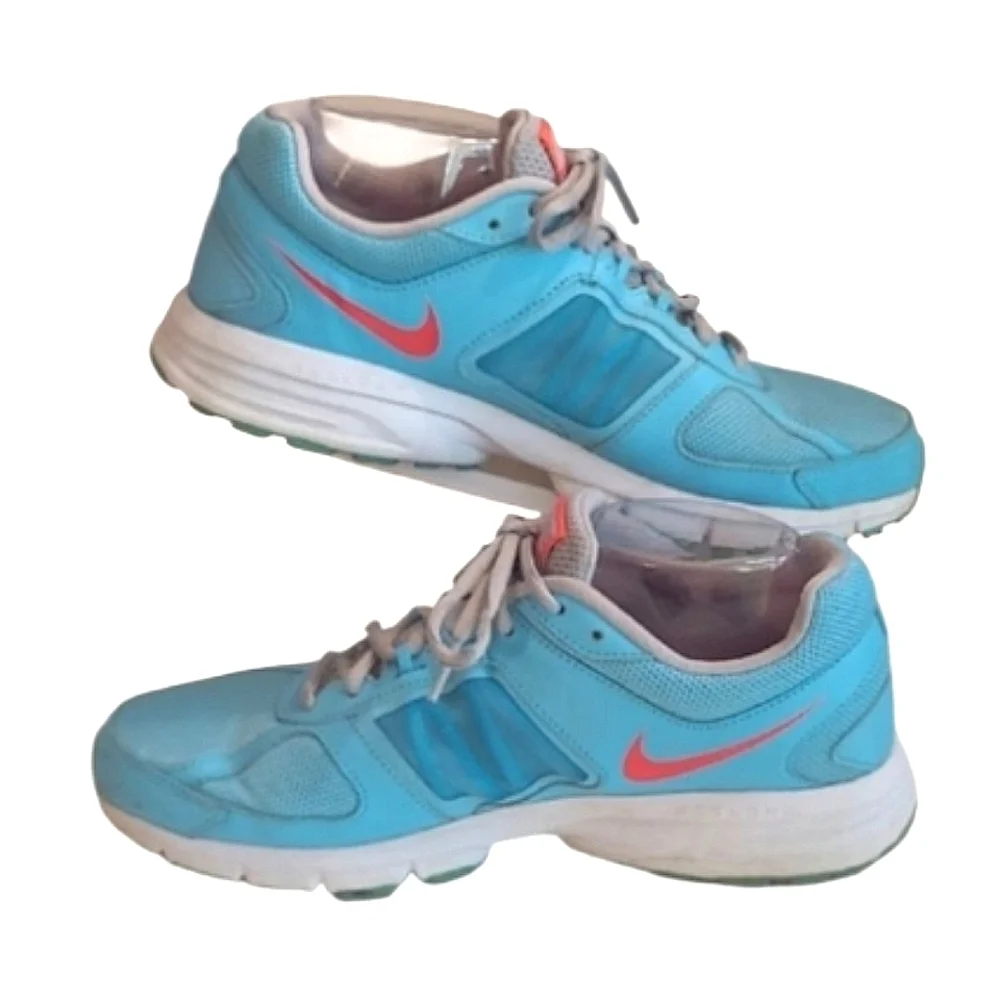 Nike step out