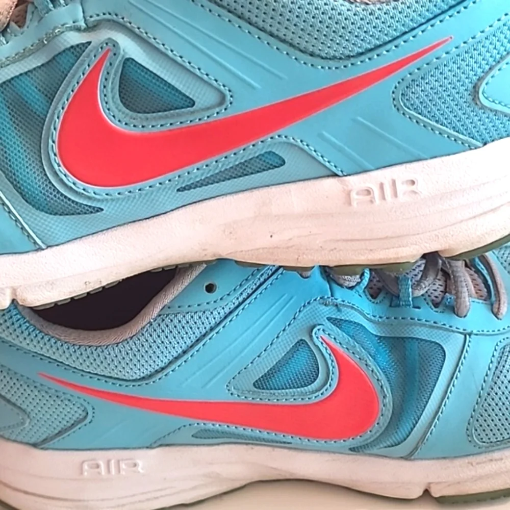 Nike step out