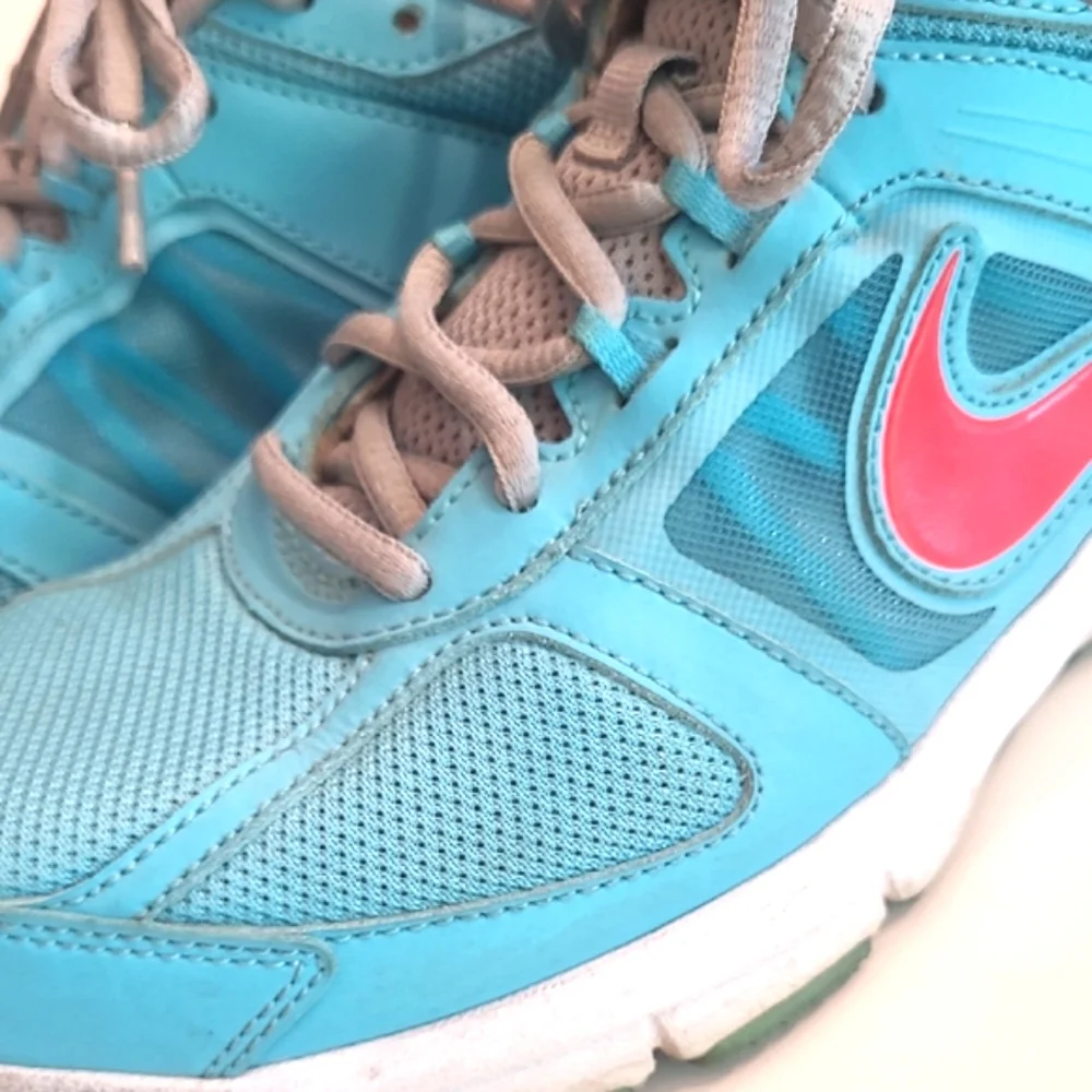 Nike step out
