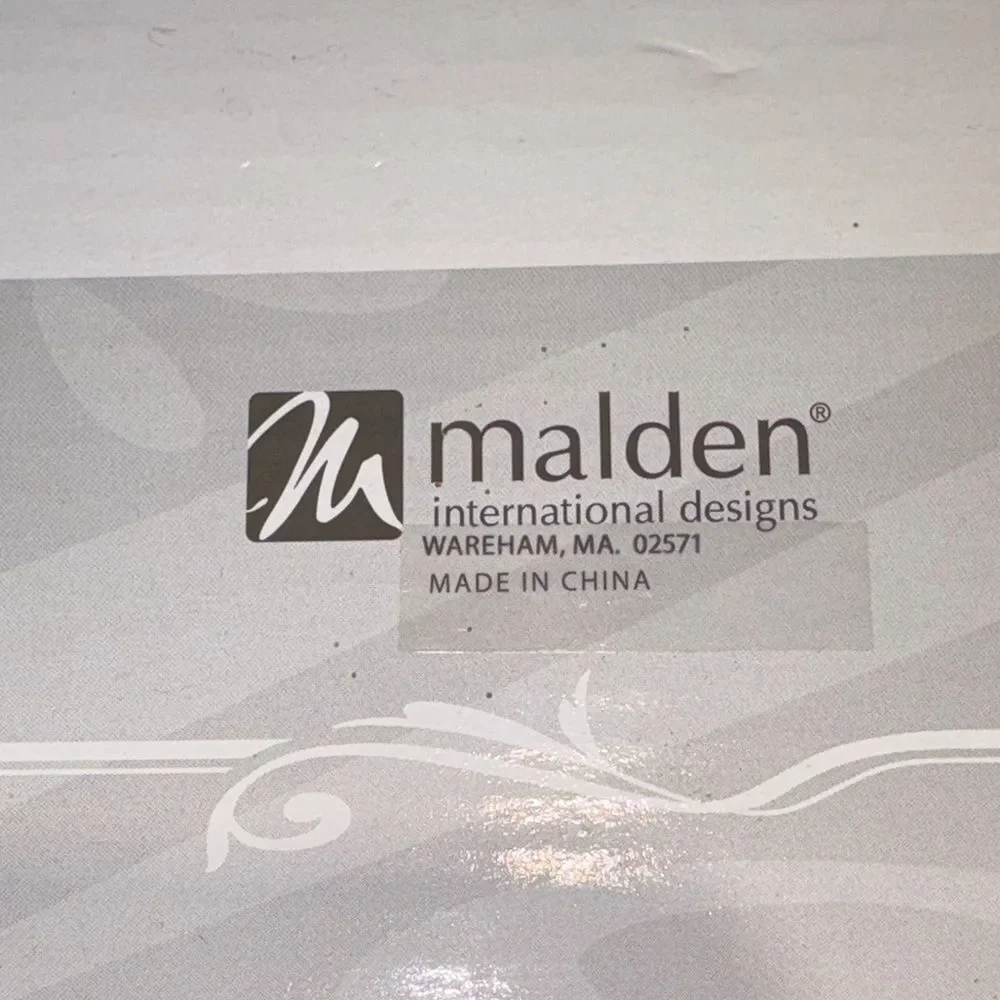 Malden White and Gold Picture Frame