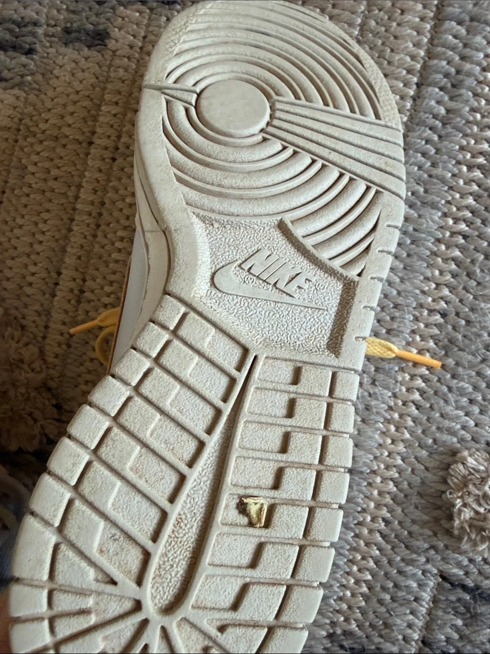 Nike 7Y Low-Top Dunks