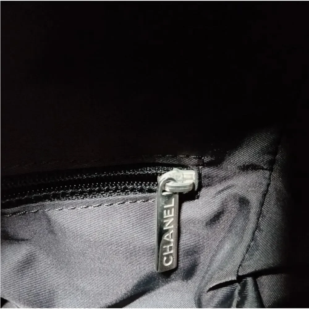 CHANEL elevate your