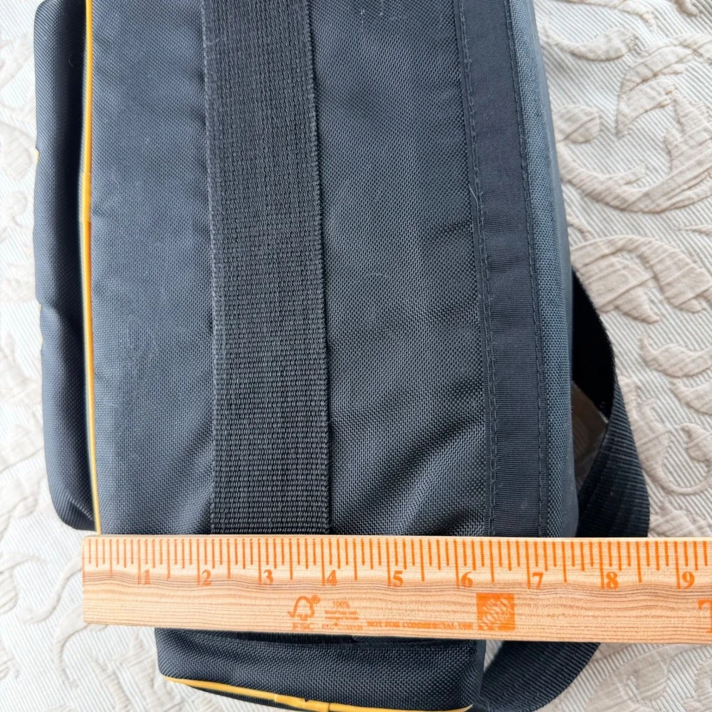 MIA camera shoulder