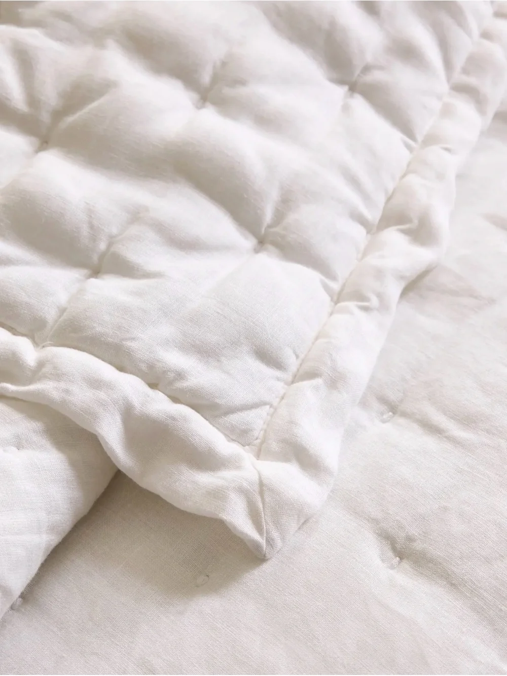 Quince White European Linen Dream Quilt and Shams Set - Retail $234