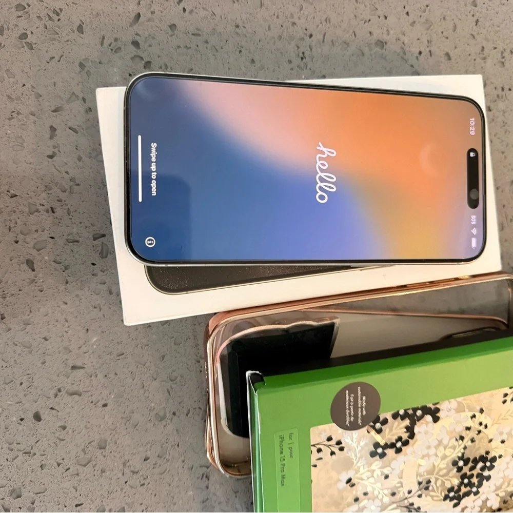 Apple carrier battery titanium