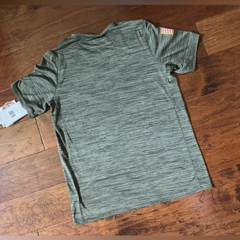 NWT Nike New York Giants T-Shirt, size Large 14/16