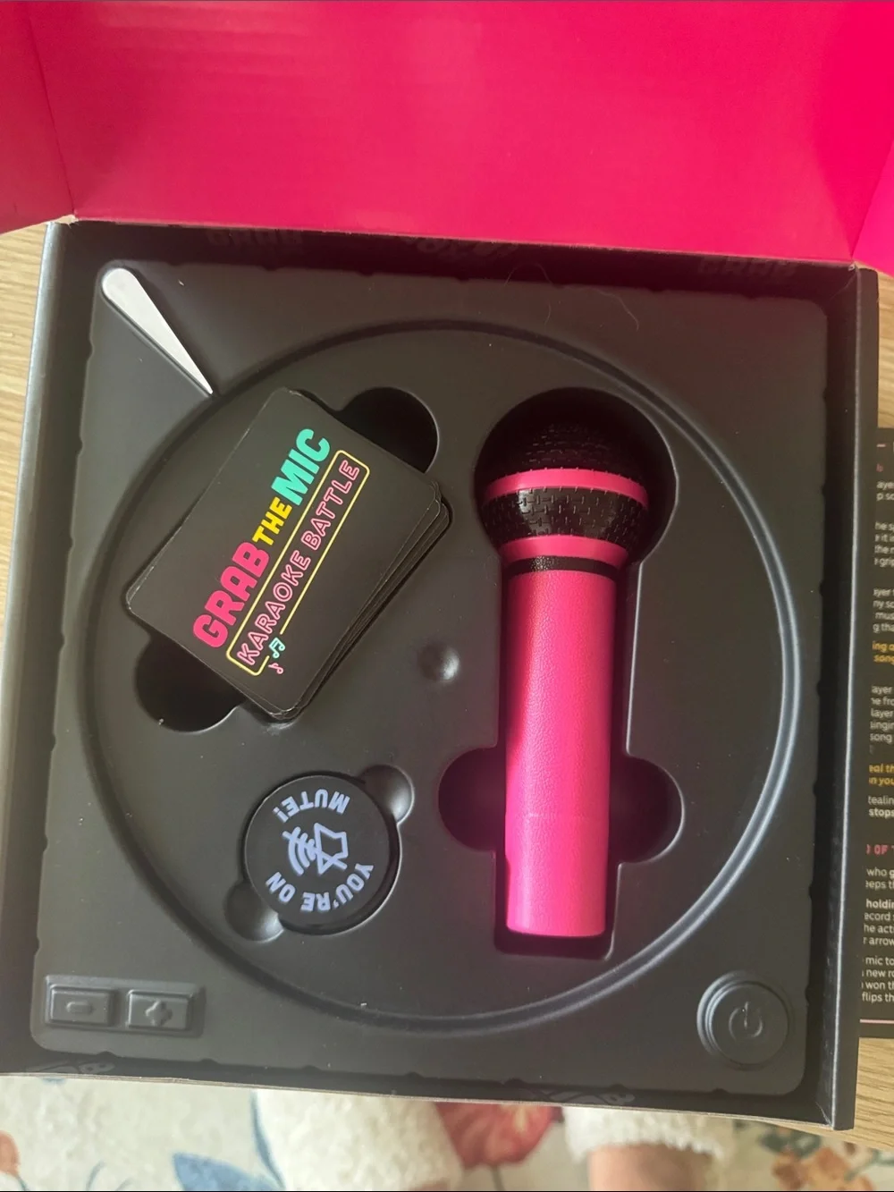 Karaoke Battle Game - Black & Pink