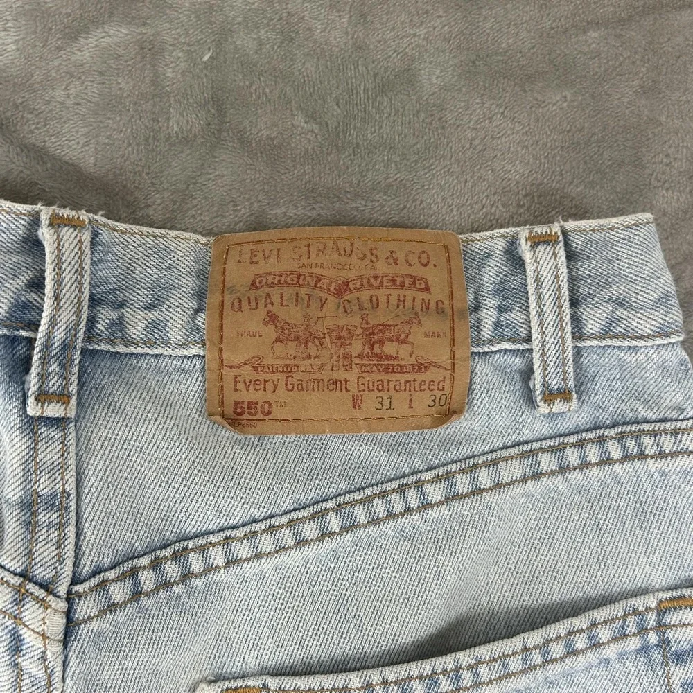 Levi's 550 Jeans Mens 28x30 Blue Light Wash Relaxed Tapered Distressed Denim