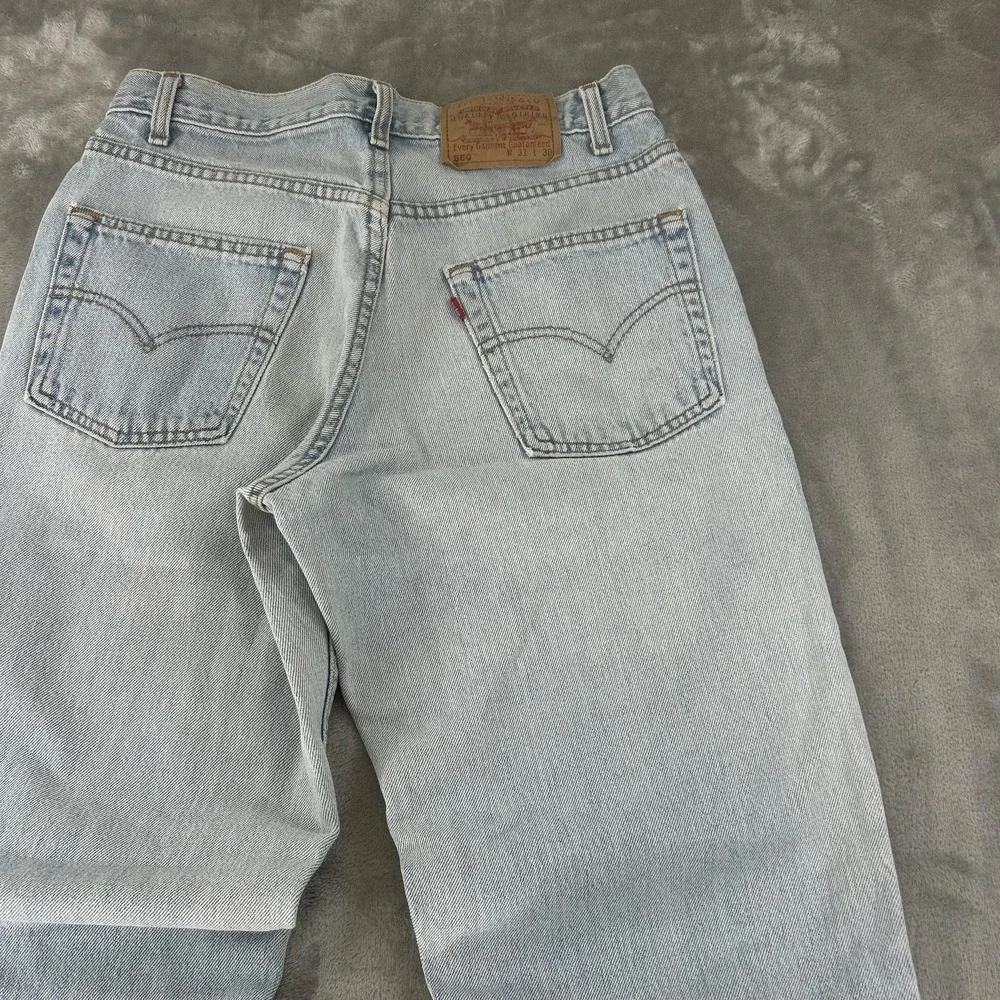Levi's 550 Jeans Mens 28x30 Blue Light Wash Relaxed Tapered Distressed Denim