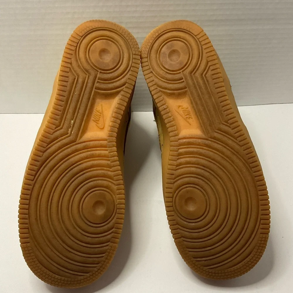 Nike these sneakers