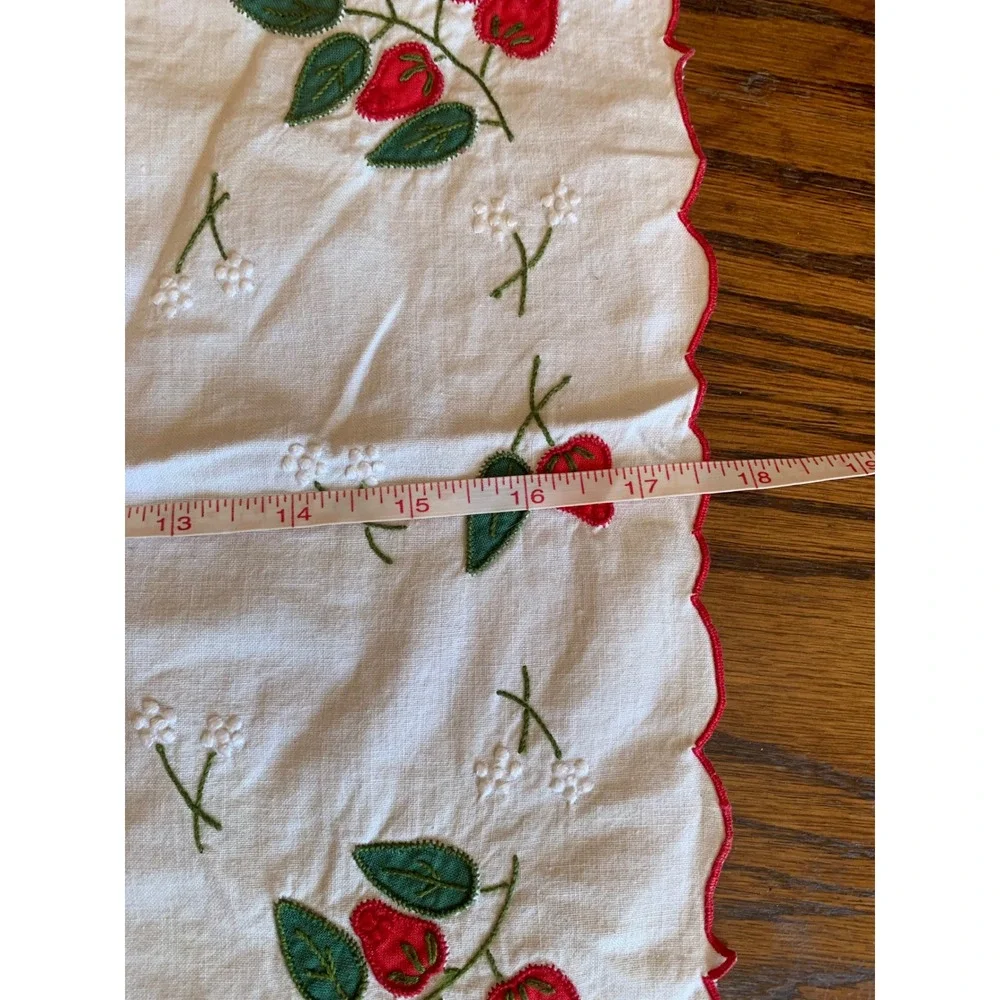 Vintage Embroidered Strawberry Scalloped Edge Table Runner White Red Green