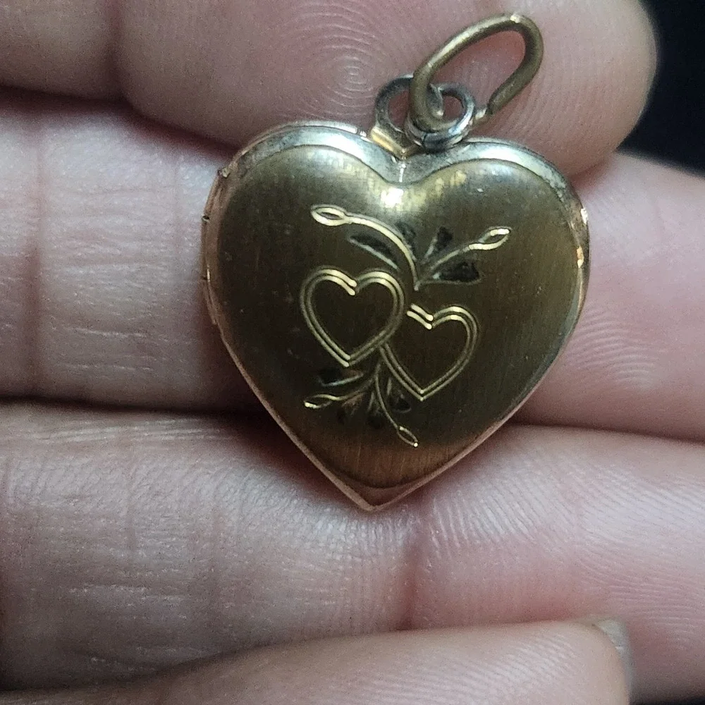 N/A vintage heart